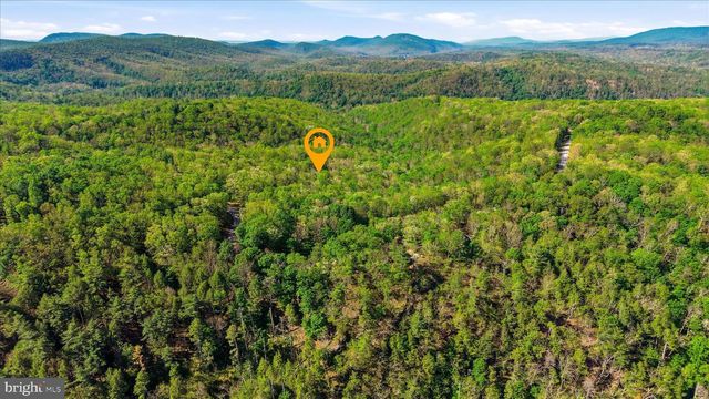 1856 CROSSINGS VIEW RD, Paw Paw, WV 25434