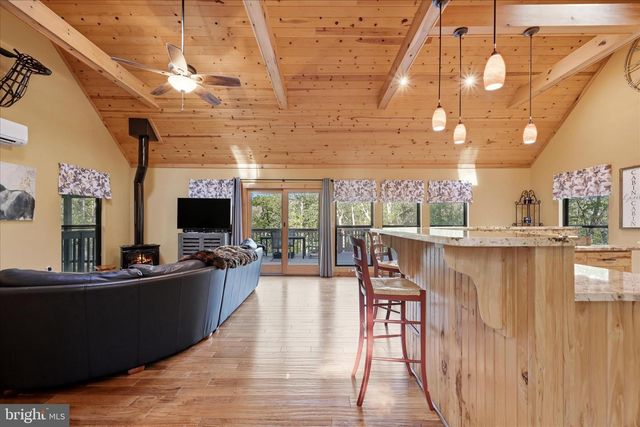 1856 CROSSINGS VIEW RD, Paw Paw, WV 25434