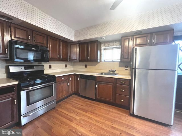 101 TREE ST, Philadelphia, PA 19148
