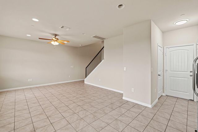 1001 Zodiac LN 11, Round Rock, TX 78665