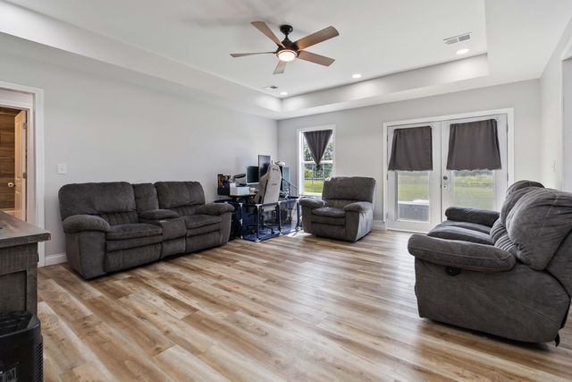191 Johnny Drive, Science Hill, KY 42553