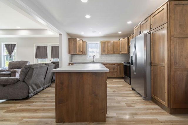 191 Johnny Drive, Science Hill, KY 42553