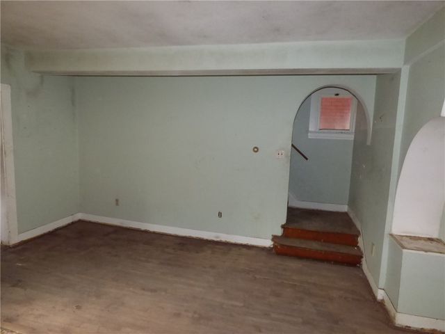 211 Amherst St, Elliott, PA 15220