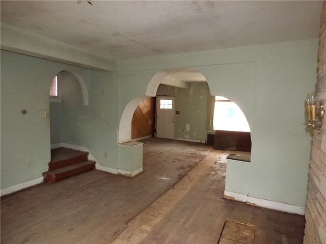 211 Amherst St, Elliott, PA 15220