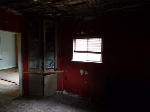 211 Amherst St, Elliott, PA 15220