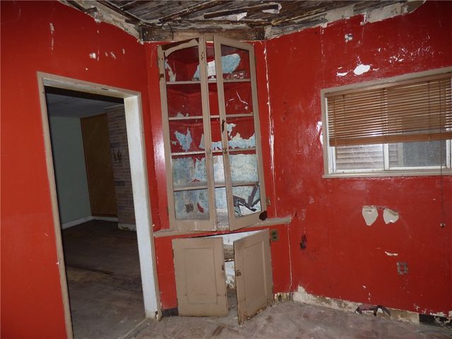 211 Amherst St, Elliott, PA 15220