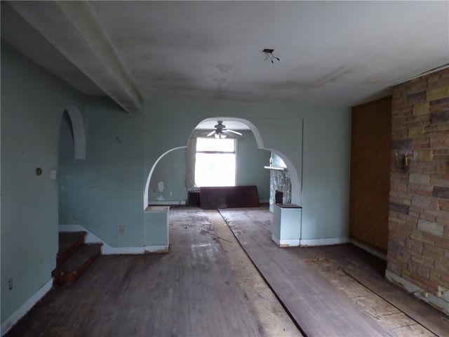 211 Amherst St, Elliott, PA 15220