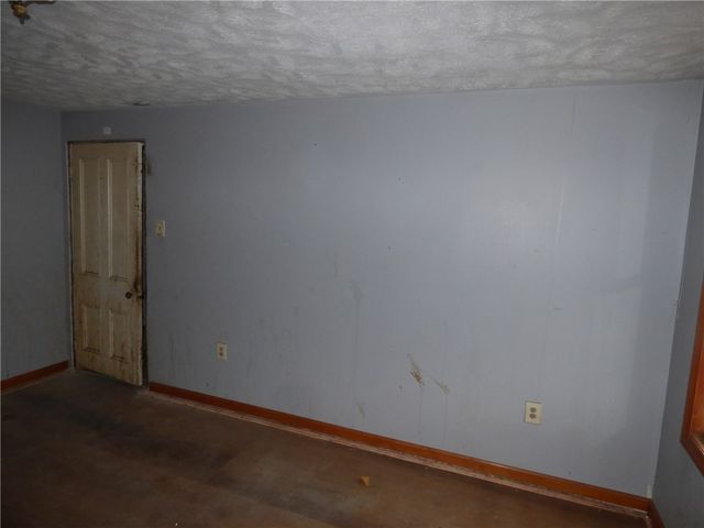 211 Amherst St, Elliott, PA 15220