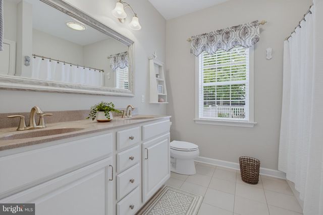 116 HAWTHORNE CIR, Lancaster, PA 17602