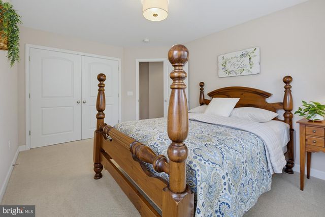 116 HAWTHORNE CIR, Lancaster, PA 17602