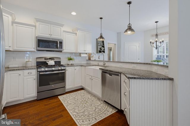 116 HAWTHORNE CIR, Lancaster, PA 17602