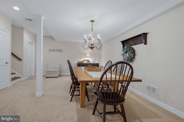 116 HAWTHORNE CIR, Lancaster, PA 17602