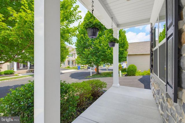 116 HAWTHORNE CIR, Lancaster, PA 17602
