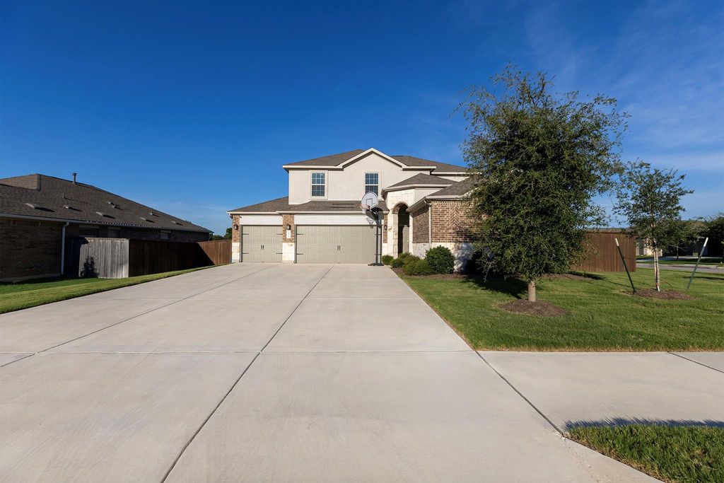 1428 Chad Dr DR, Round Rock, TX 78665