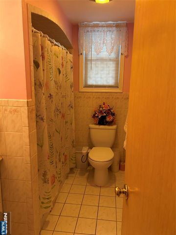 102 Scoles Avenue, Clifton, NJ 07012