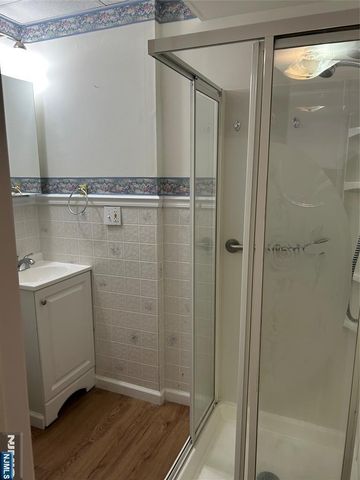 102 Scoles Avenue, Clifton, NJ 07012