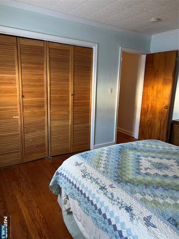 102 Scoles Avenue, Clifton, NJ 07012