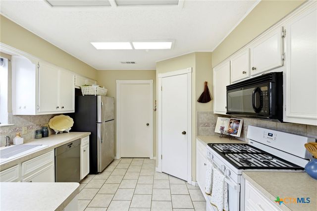 1105 Nottingham Hill Road, Round Rock, TX 78664
