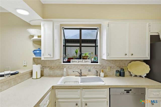 1105 Nottingham Hill Road, Round Rock, TX 78664