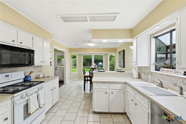 1105 Nottingham Hill Road, Round Rock, TX 78664