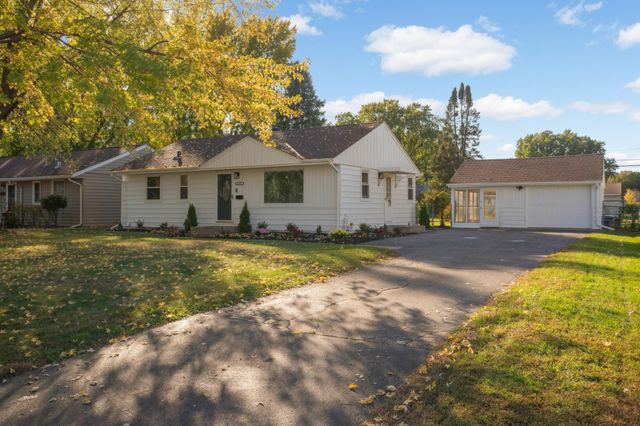 5431 Louisiana Avenue N, Crystal, MN 55428