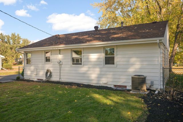 5431 Louisiana Avenue N, Crystal, MN 55428