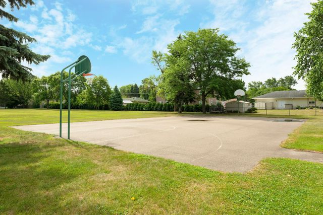 5431 Louisiana Avenue N, Crystal, MN 55428
