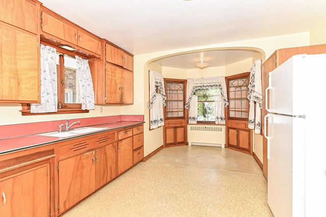 3657 S 14th STREET, Milwaukee, WI 53221