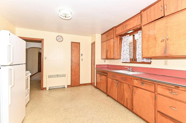 3657 S 14th STREET, Milwaukee, WI 53221