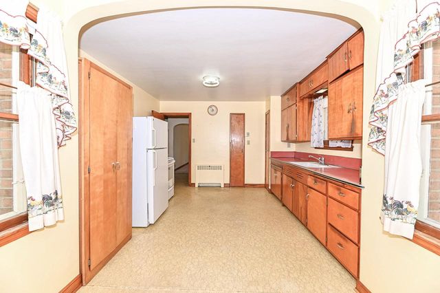 3657 S 14th STREET, Milwaukee, WI 53221