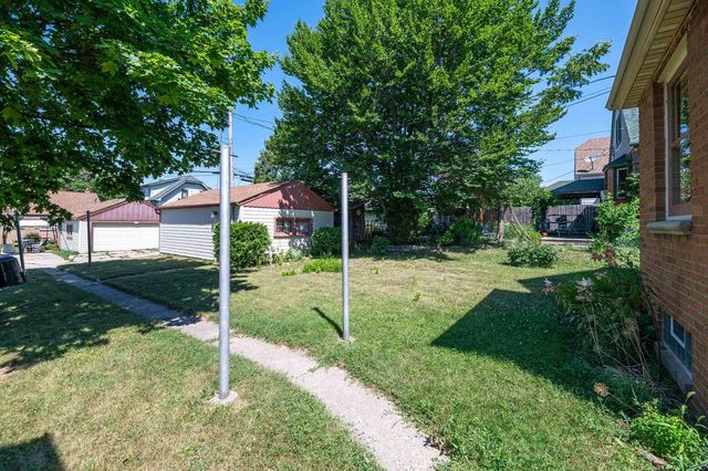 3657 S 14th STREET, Milwaukee, WI 53221