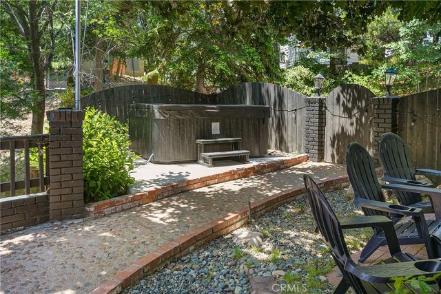 537 Canyon View Road, Lake Arrowhead, CA 92321