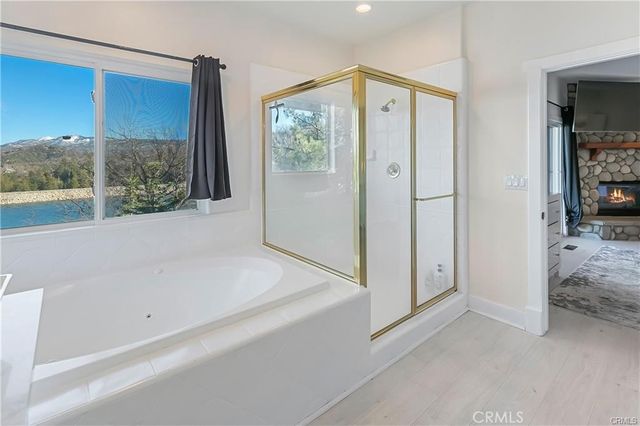 537 Canyon View Road, Lake Arrowhead, CA 92321