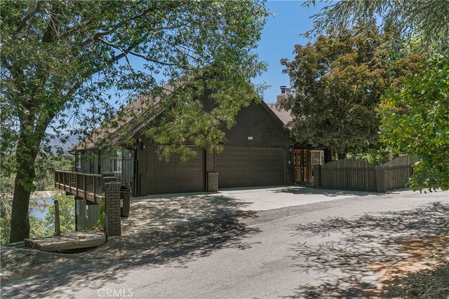 537 Canyon View Road, Lake Arrowhead, CA 92321