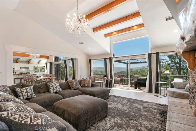 537 Canyon View Road, Lake Arrowhead, CA 92321