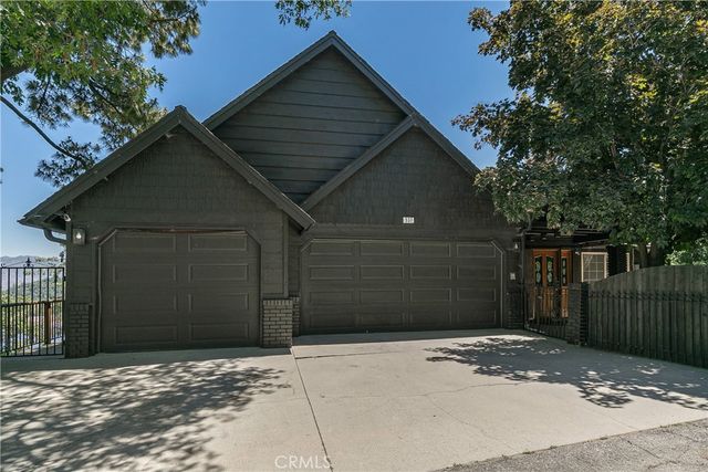 537 Canyon View Road, Lake Arrowhead, CA 92321