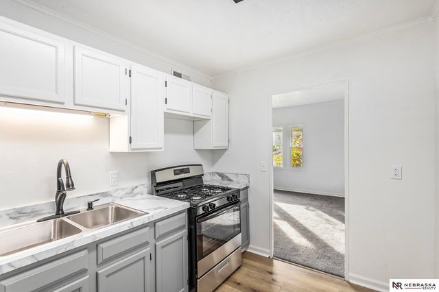 4926 J Street, Lincoln, NE 68510