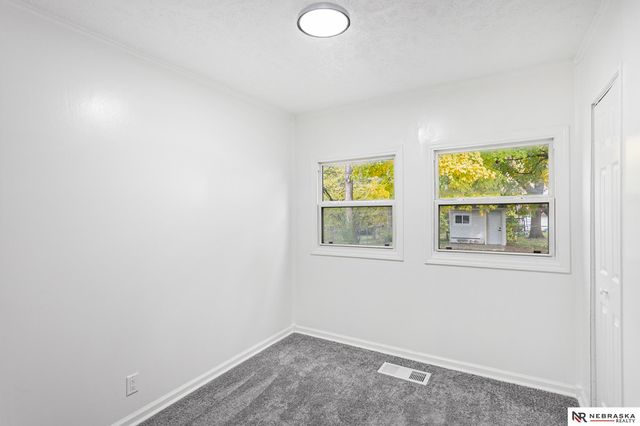 4926 J Street, Lincoln, NE 68510