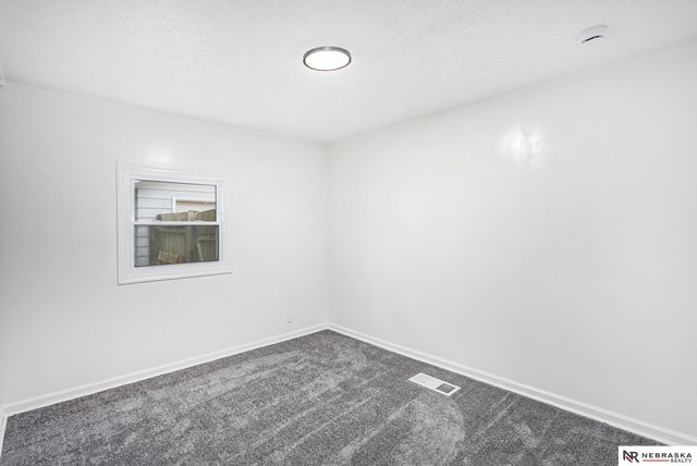 4926 J Street, Lincoln, NE 68510