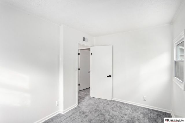 4926 J Street, Lincoln, NE 68510