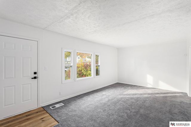 4926 J Street, Lincoln, NE 68510