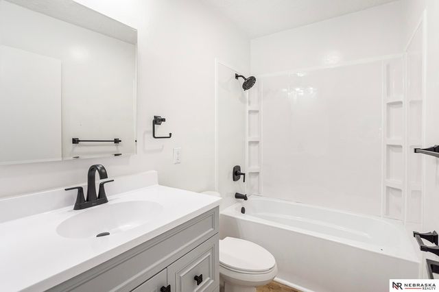 4926 J Street, Lincoln, NE 68510