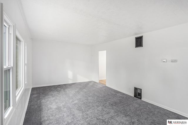 4926 J Street, Lincoln, NE 68510