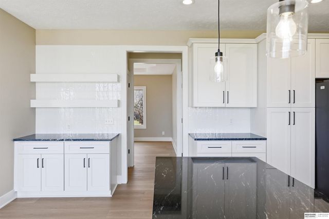 917 Killarney Drive, Papillion, NE 68046