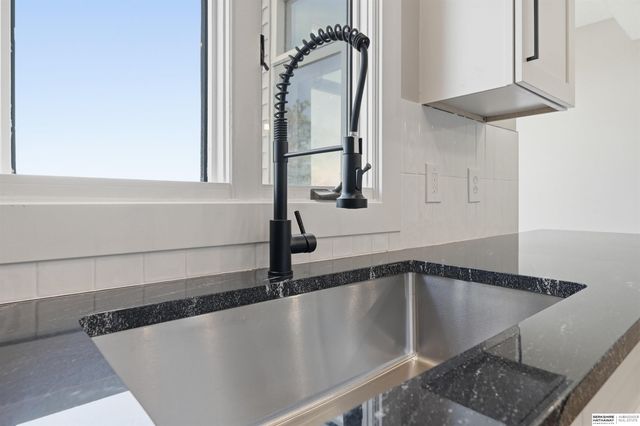 917 Killarney Drive, Papillion, NE 68046