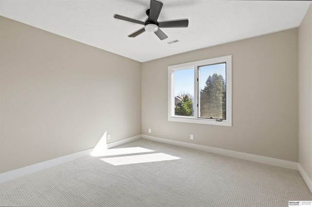 917 Killarney Drive, Papillion, NE 68046