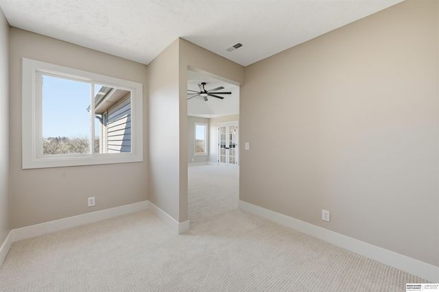 917 Killarney Drive, Papillion, NE 68046