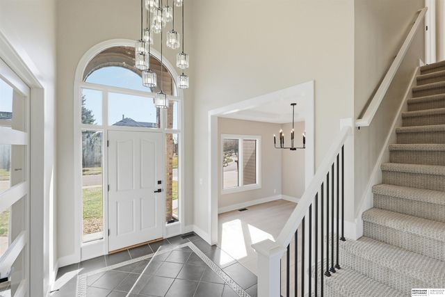 917 Killarney Drive, Papillion, NE 68046