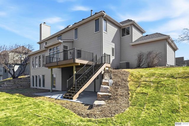 917 Killarney Drive, Papillion, NE 68046