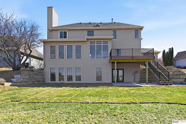 917 Killarney Drive, Papillion, NE 68046